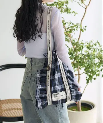 BROWN THEATRE PRODUCTS 체크 무늬 프릴 토트백
