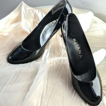 DIANA 다이애나 펌프스 블랙 22.5cm 에나멜 하이힐