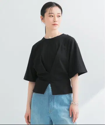 URBAN RESEARCH 허리 턱 디자인 티셔츠