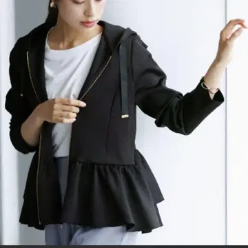 에밀리안 무적 후드티 L 블랙 티어드 프릴 종이상자 니트 후드티