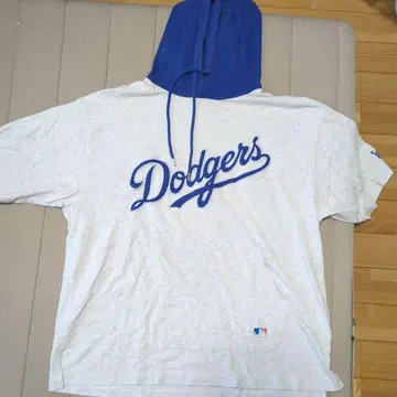 MLB Dodgers 후드 부착 T셔츠 M 사이즈