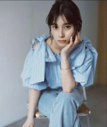 내추럴 뷰티 베이직 오프숄더 리본 블라우스 M