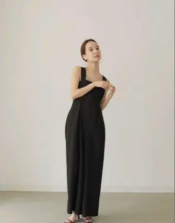 louren 살로펫 오버롤 점프수트 백 크로스 디자인