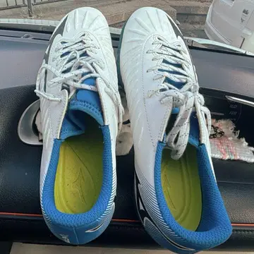 Mizuno 축구화 화이트/블루