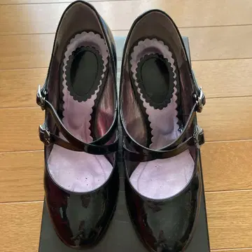 안나수이 블랙 스트랩 웨지힐 펌프스