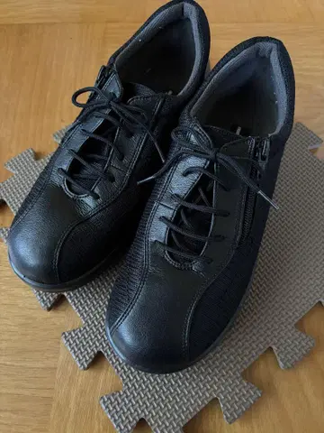 고어텍스 스니커즈 24.5cm