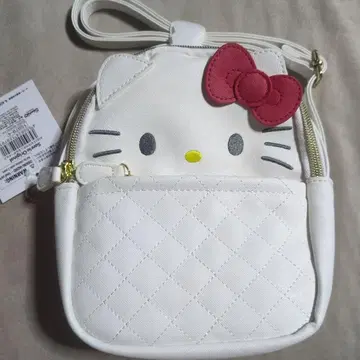 산리오 키티 숄더백 화이트 퀼팅