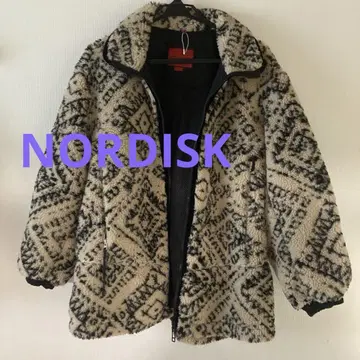 NORDISK 플리스 자켓 베이지와 블랙 기하학 패턴