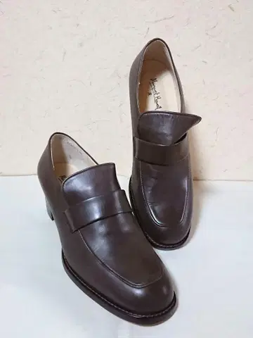 마가렛 하우엘 펌프스 24.5cm 다크 브라운