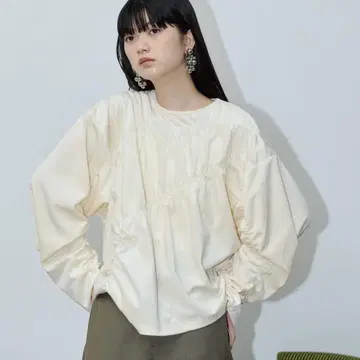 [ THE YOn ] 랜덤 개더 벨로아 상의 [ 새상품급 ]