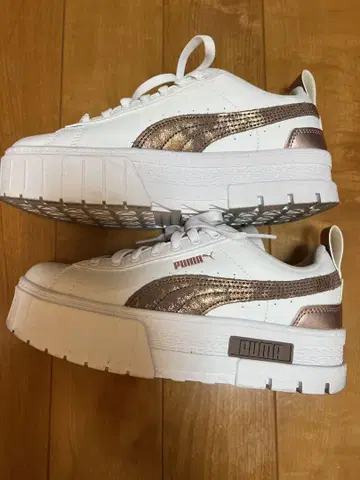 PUMA 우먼 메이즈 그램 스니커즈 (화이트/골드)