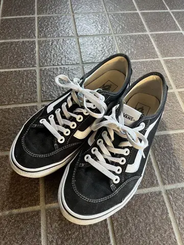 VANS 블랙/화이트 스니커즈