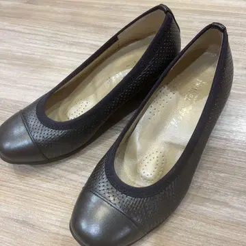 토키미노쿠츠 가죽 펌프스 4E 22cm 새상품급