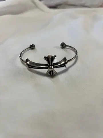 실버 크로스 뱅글