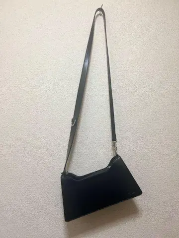 캘빈 클라인 블랙 가죽 숄더백