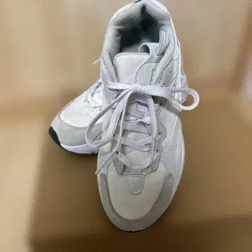 FILA 화이트 스니커즈