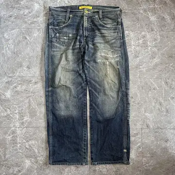 LEVI STRAUSS & CO. 데미지 데님