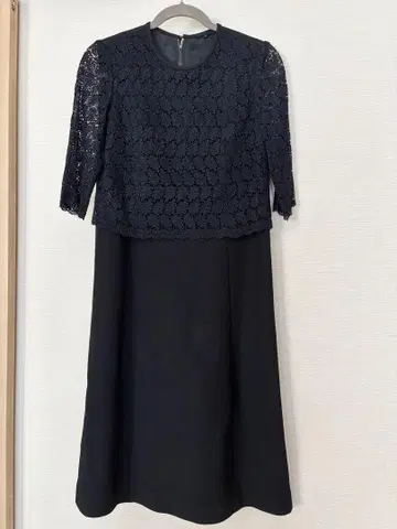 엘레강트한 블랙 드레스 11