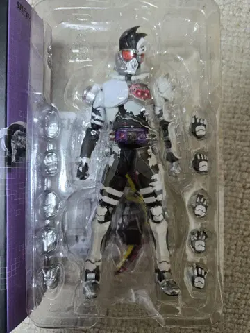 S.H.Figuarts 가면라이더 겐무 좀비 게이머 레벨 X