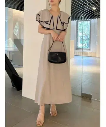 [최종 가격 인하] snidel 프릴 칼라 슬리브리스 원피스