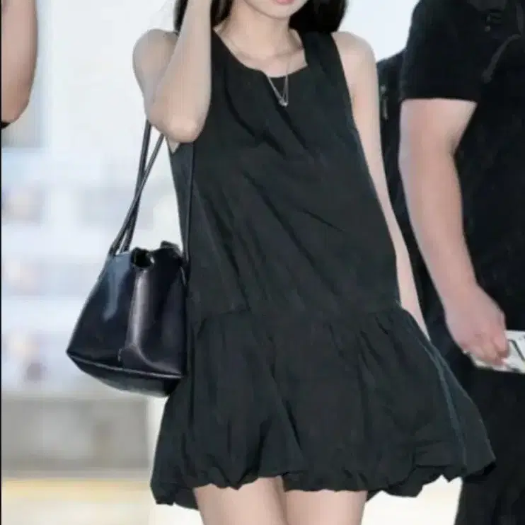 AMOMENTO | 아모멘토 Amomento Jennie Volume Mini Dress #아모멘토