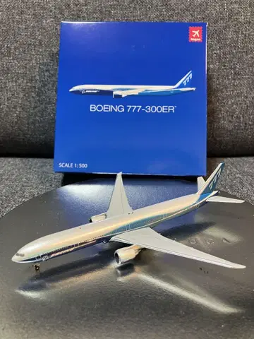 호건 B777-300ER 하우스 스칼라 1/500