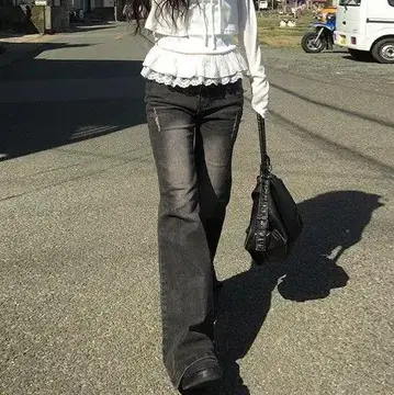 anyonemore 조안 블랙 데님 워싱 부츠컷 팬츠