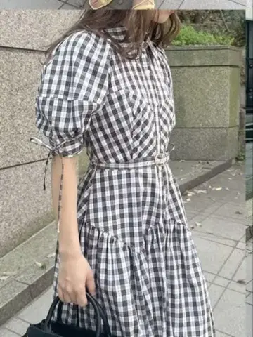 Lily Brown 25SS 버블 슬리브 플레어 셔츠 원피스