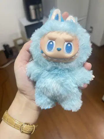 스카이블루 색상의 동물풍 봉제 인형