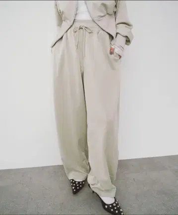 새상품 HANNE W 허리 저리 팬츠 아이보리