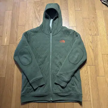 The North Face 퀼팅 후드티 안쪽이 보아 자수 로고