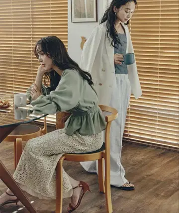 새상품급 NATURALBEAUTYBASIC 메쉬 페플럼 개더 블라우스