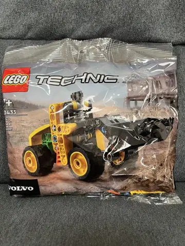 LEGO Technic Volvo Wheel Loader 30433