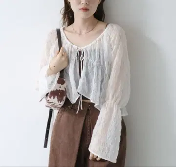 kastane 셔링 시어 블라우스 (화이트 / S)