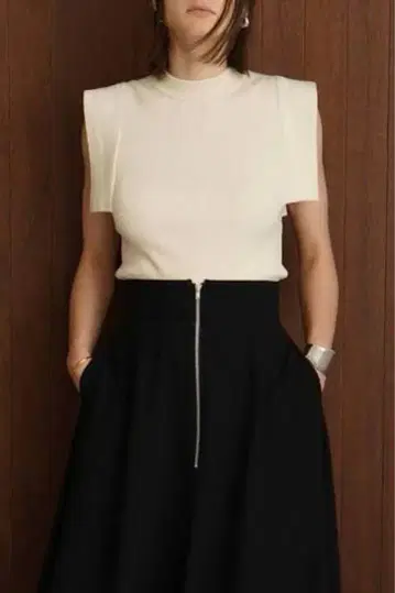 CLANE SQUARE SLEEVE KNIT TOPS 아이보리