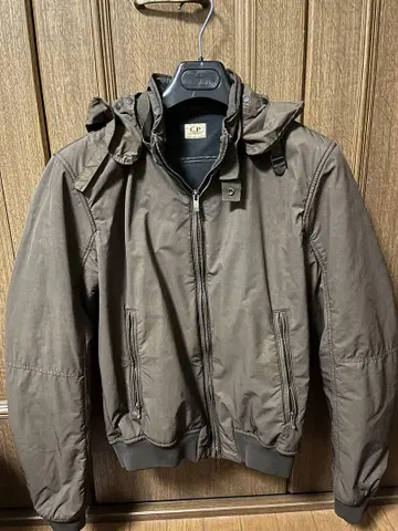 C.P. COMPANY 후드 부착 자켓 고글 부착
