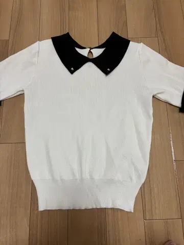 카라 부착 니트 한국