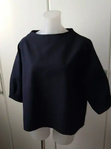 새상품급 MACKINTOSH LONDON 풀오버 블랙