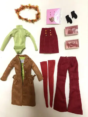Dressmaker Details 아웃핏 포피 후드티 미사키에게도