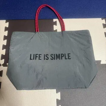 LIFE IS SIMPLE A4 사이즈가 들어가는 리버서블 로고 토트백