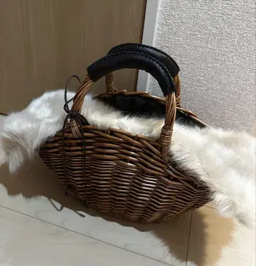 퍼가 달린 바스켓백