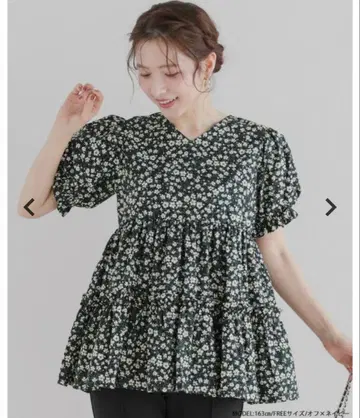 미니 꽃무늬 퍼프 슬리브 V넥 티어드 상의 네이비