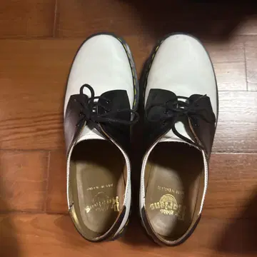 화이트/블랙 가죽 드레스 슈즈