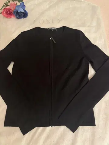 FOXEY 블랙 집업 니트 가디건