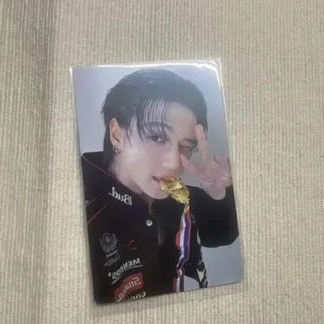 ATEEZ EXHIBITION 한국 라키로토 우영