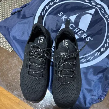 SKECHERS 블랙 스니커즈 22.5cm
