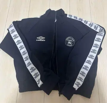트랙 자켓 (umbro x moussy)