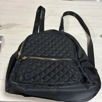 블랙 퀼팅 백팩 골드 지퍼