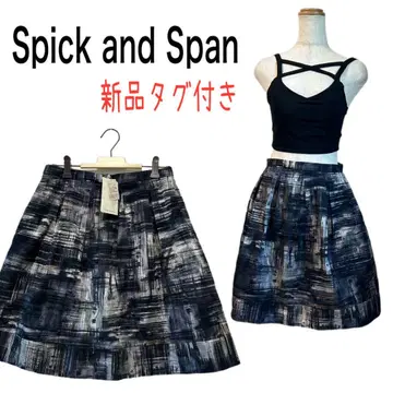 Spick and Span 프레임워크스 패턴 플레어 스커트