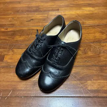 블랙 가죽 레이스업 슈즈